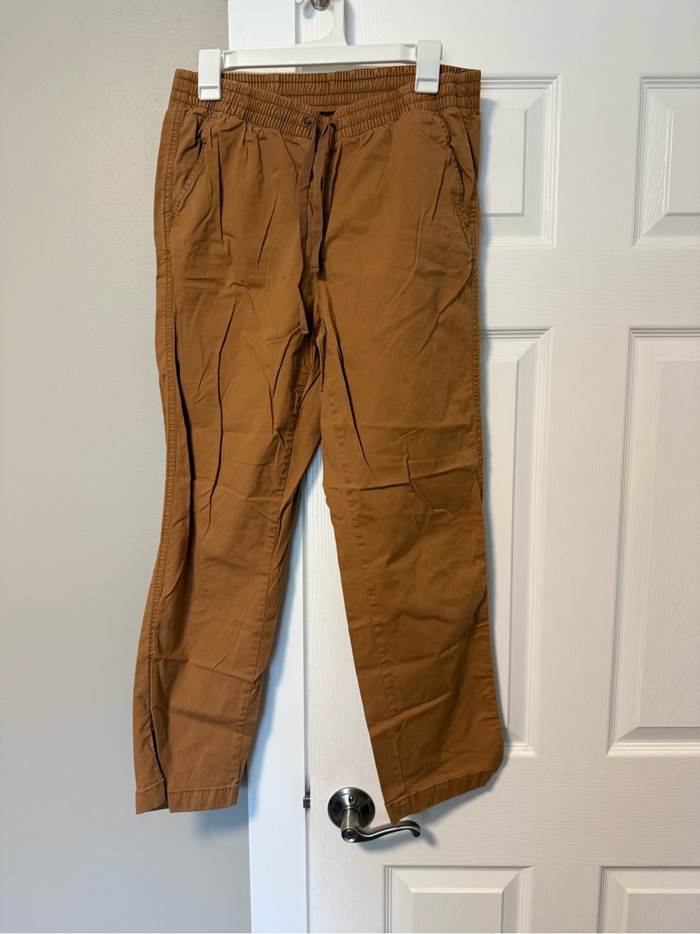 LL Bean cotton pull on cropped pants. MT. Tan.